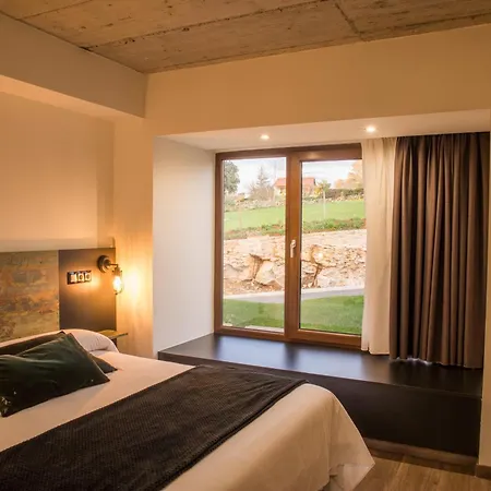 Estela De Altamira * سانتيانا ذيل مار